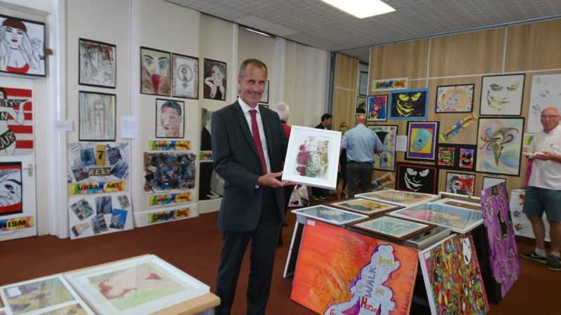 Bill Esterson MP attends Clarence High art exhibition